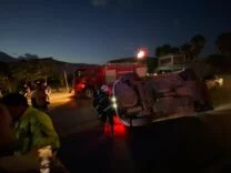 KIRIKHAN’DA YAN YATAN OTOMOBİLİN SÜRÜCÜSÜ YARALANDI