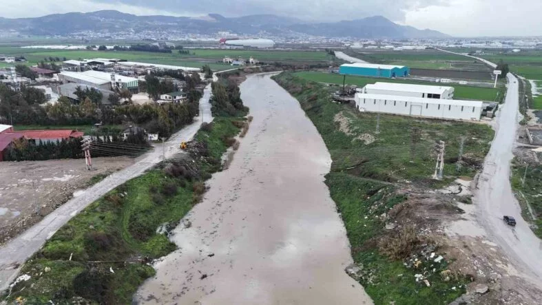 SON 65 YILIN EN KURAK YILIYLA YOK OLMA NOKTASINA GELEN ASİ NEHRİ’NDE YAĞIŞLARLA BİRLİKTE DEBİ YÜKSELDİ
