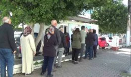 GİZEMLİ HAYIRSEVER, RAMAZAN AYI BOYUNCA GÜNLÜK 6 BİN EKMEĞİ DEPREMZEDE VATANDAŞLARA ÜCRETSİZ DAĞITACAK