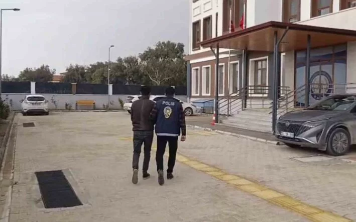 SAMANDAĞ'DA HAPİS CEZASIYLA ARANAN 2 KİŞİ YAKALANDI