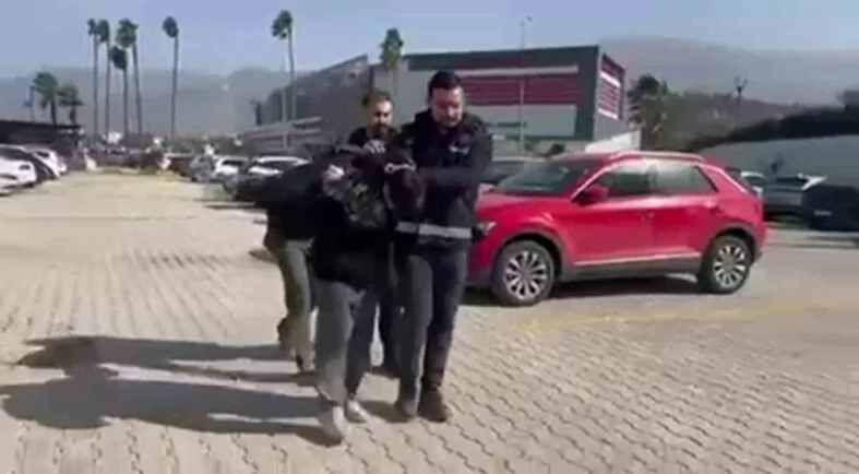 Sosyal medyadan kandırıp tecavüz ettiler, parasını ve telefonunu gasp ettiler