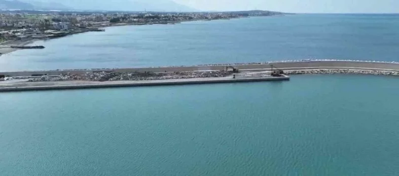 AKDENİZ’İN İNCİSİ ARSUZ’DA YAT LİMANI MODERNİZE EDİLİYOR