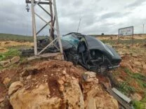 AYDINLATMA DİREĞİNE ÇARPAN OTOMOBİLİN SÜRÜCÜSÜ ÖLDÜ