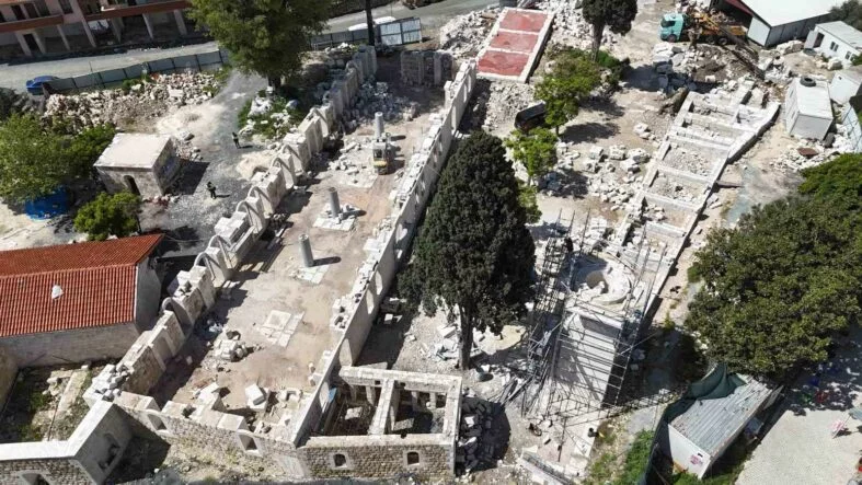 DEPREMDE YERLE BİR OLAN ANTAKYA ULU CAMİ YENİDEN VATANDAŞLARLA BULUŞACAĞI GÜNÜ BEKLİYOR