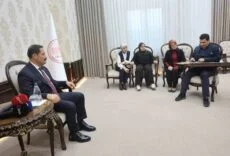 KANUNU VE EŞSİZ SES YETENEĞİYLE KULAKLARIN PASINI SİLEN OTİZMLİ ERTUĞRUL'DAN VALİYİ MEST EDEN MİNİ KONSER