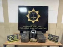 SAHİLE VURAN ÇUVALIN İÇİNDE 36 KİLOGRAM TAKOZ ESRAR ELE GEÇİRİLDİ