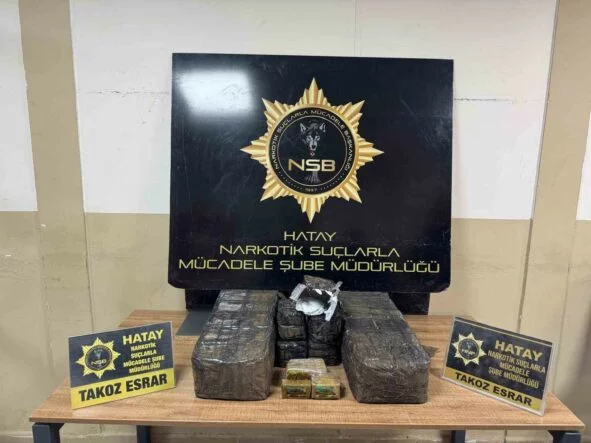 SAHİLE VURAN ÇUVALIN İÇİNDE 36 KİLOGRAM TAKOZ ESRAR ELE GEÇİRİLDİ