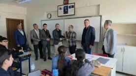 HASSALI MUHTARLARDAN ÖĞRETMENLERE ÇİÇEKLİ TEŞEKKÜR