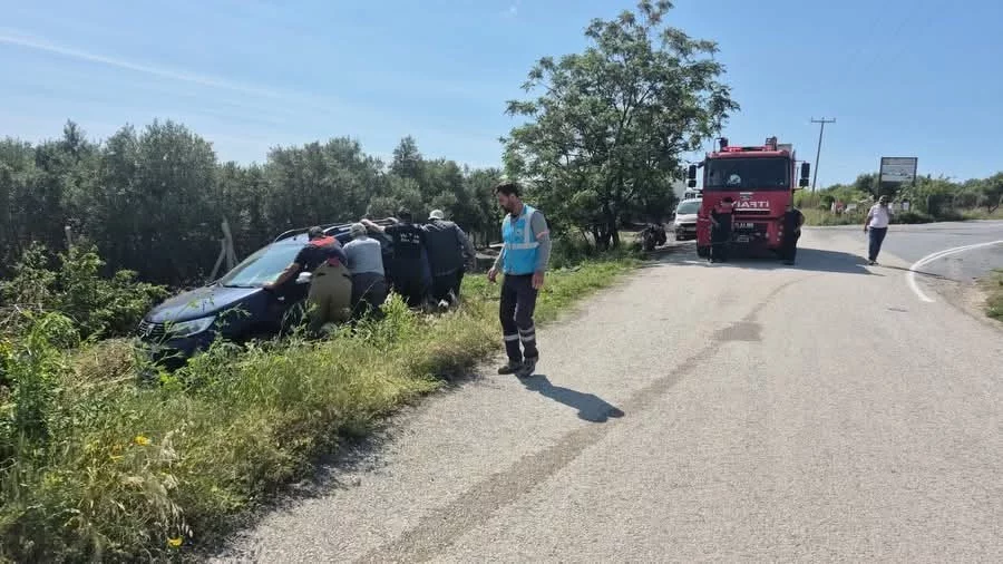 Arsuz’da şarampole devrilen otomobilin sürücüsü yaralandı