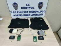 HATAY'DA EHLİYET SINAVINA KOPYA DÜZENEĞİ İLE GİREN İKİ KARDEŞ YAKALANDI