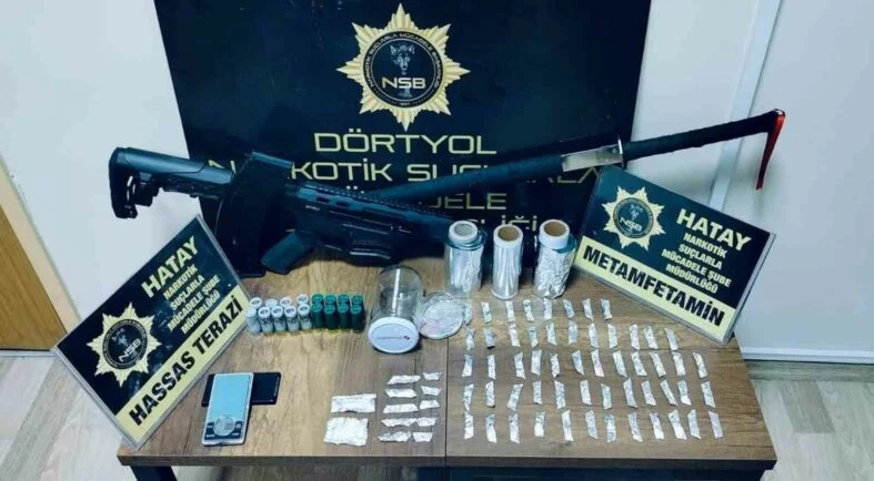DÖRTYOL’DA UYUŞTURUCU OPERASYONU: 3 ŞÜPHELİ TUTUKLANDI