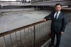 İNŞAAT ÇALIŞMALARINDA ORTAYA ÇIKAN VE DEPREMİ HASARSIZ ATLATAN DEVASA MOZAİK İLK GÜNKÜ İHTİŞAMINI KORUYOR