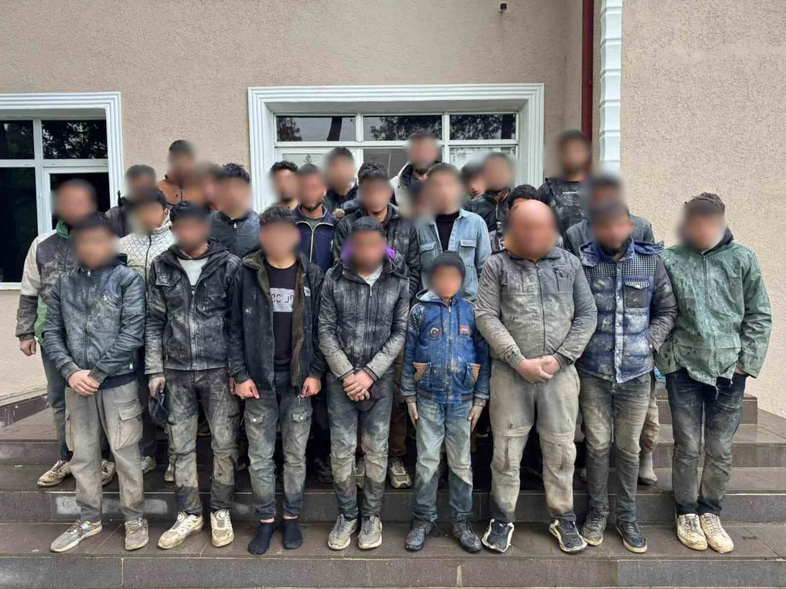 Hatay’da 37 kaçak göçmen yakalandı