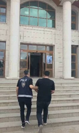 UYUŞTURUCU SUÇUNDAN HAPİS CEZASI BULUNAN ŞAHIS KIRIKHAN’DA YAKALANDI