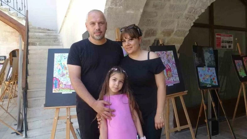 RESİM YAPMAYA 2 YAŞINDA BAŞLAYAN ASYA, 6 YILDA 62 MADALYA KAZANARAK KİŞİSEL RESİM SERGİSİNİ AÇTI