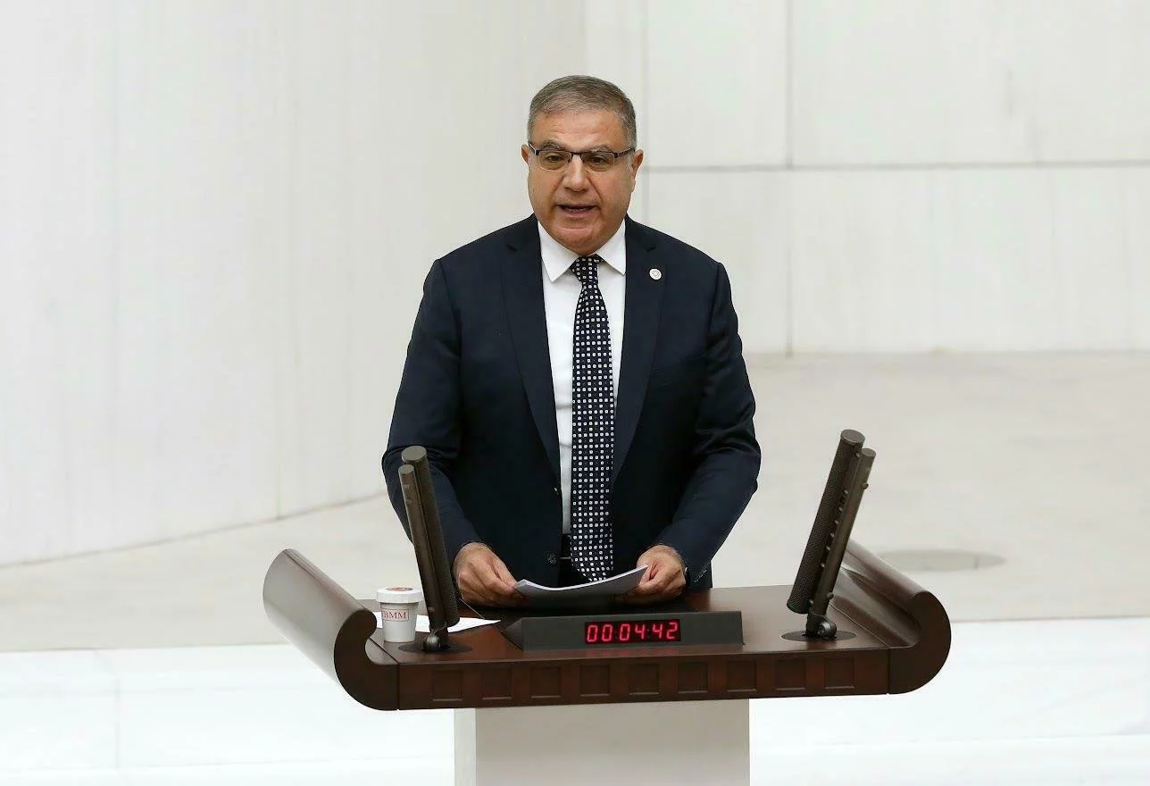 Güzelmansur “Hatay’da mandalina 5 liraya bile alıcı bulamıyor”