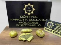 MOTOSİKLETE SAKLANAN KUBAR ESRARI POLİS BULDU