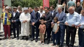 DEPREMİN ARDINDAN İNŞA EDİLEN 131. CAMİ DUALARLA İBADETE AÇILDI