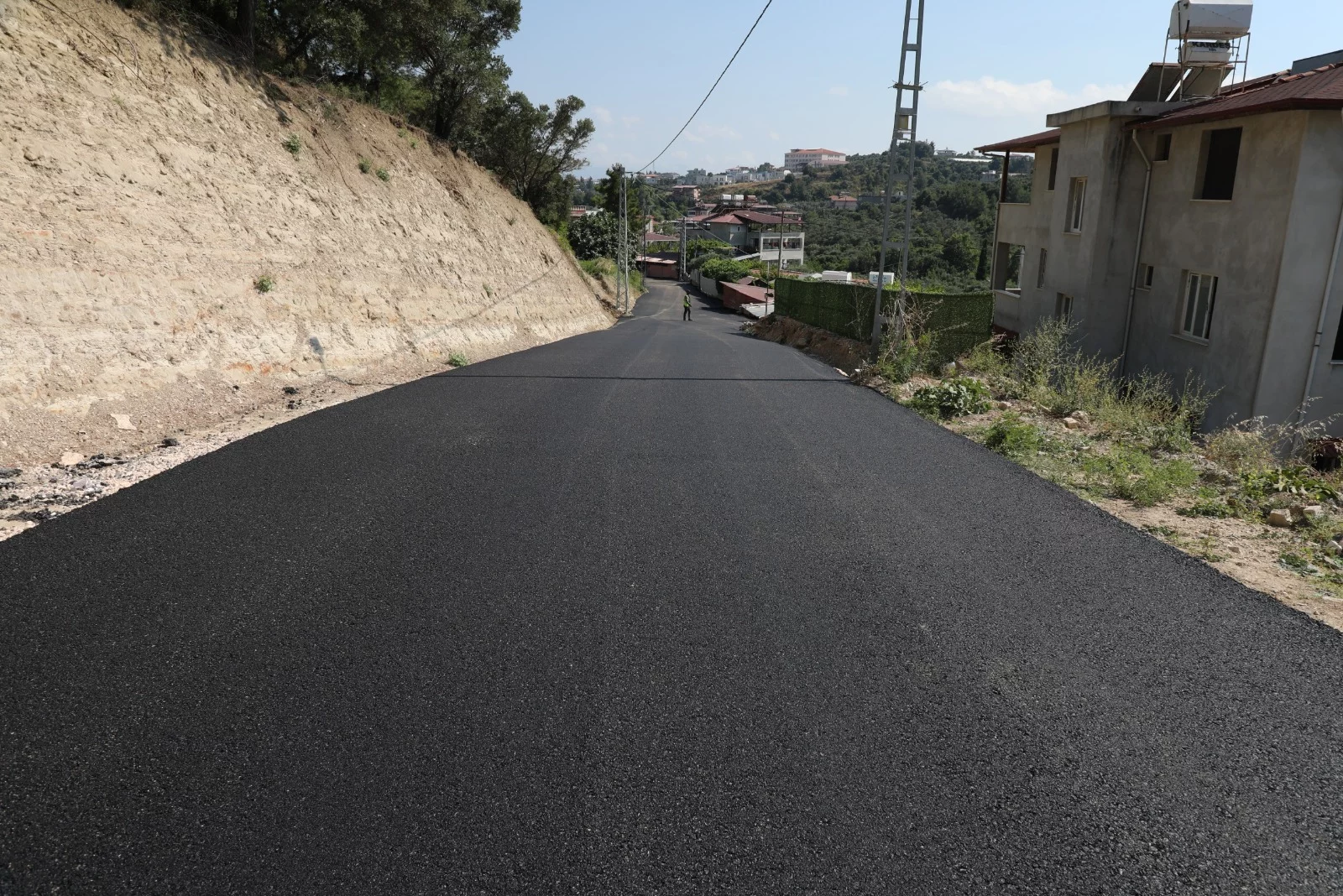 HBB’DEN ANTAKYA VE DEFNE’DE ULAŞIMI GÜÇLENDİRECEK YOL ÇALIŞMALARI