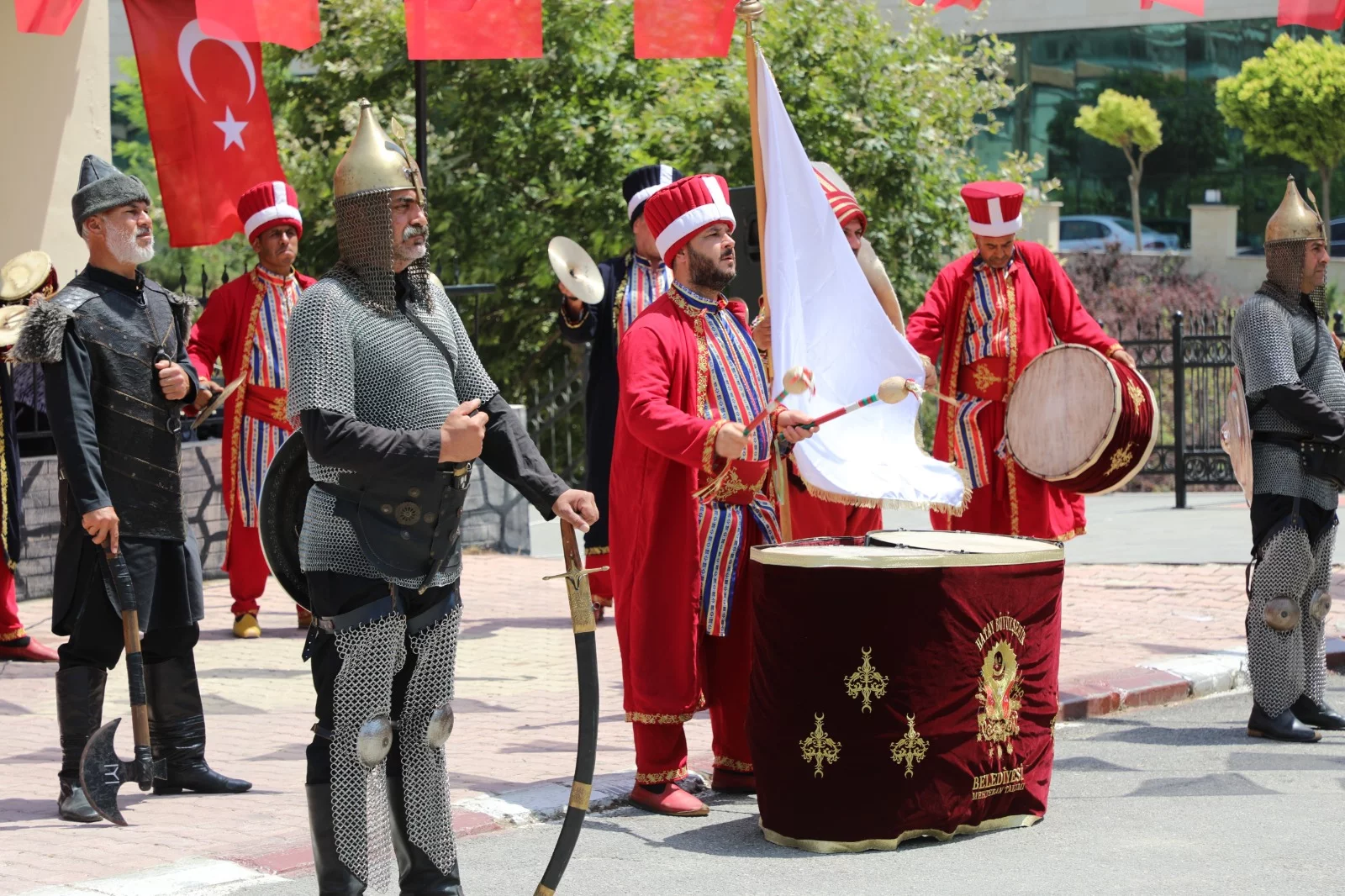 HBB MEHTERANI ALTINÖZÜ’NDE ECDADIN İZİNİ YAŞATTI