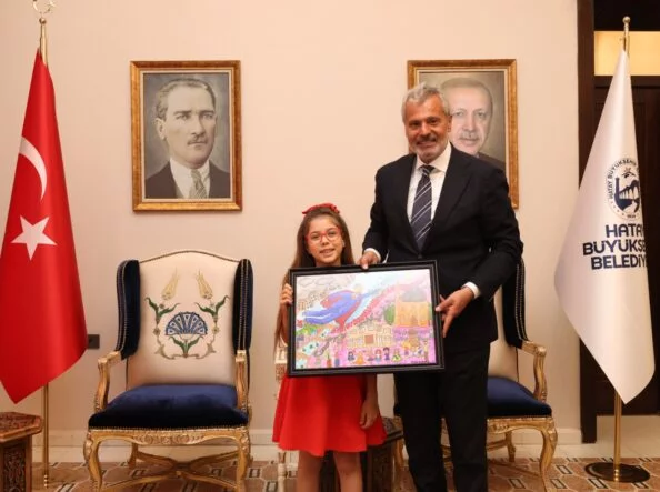 MİNİK RESSAM ASYA’NIN SÜPER KAHRAMANI: BAŞKAN ÖNTÜRK
