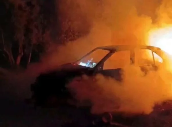 HATAY'DA OTOMOBİL ALEVLERE TESLİM OLDU