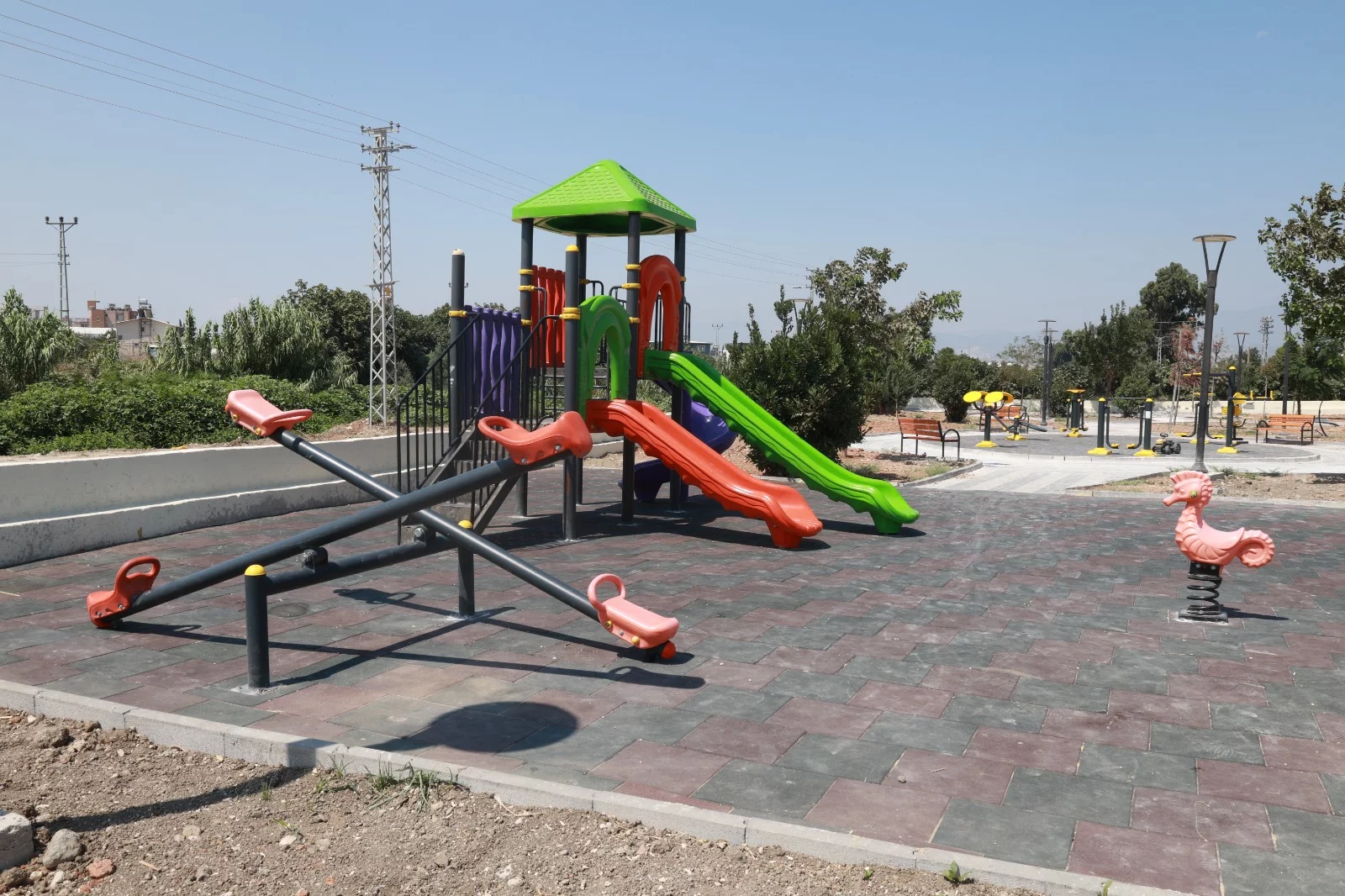 GÜZELBURÇ ATEŞ PARKI YENİLENEN YÜZÜYLE VATANDAŞLARIN HİZMETİNDE
