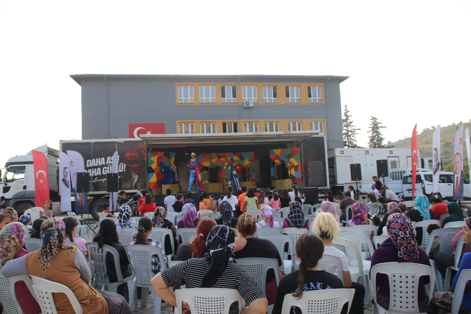 ÇOCUKLARIN ŞENLİK COŞKUSU DEREKUYU MAHALLESİ’NDE DEVAM ETTİ