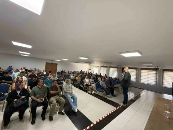 ANTAKYA VE DEFNE’DEKİ OKUL İDARECİLERİNE KADINA YÖNELİK ŞİDDETLE MÜCADELE SEMİNERİ VERİLDİ