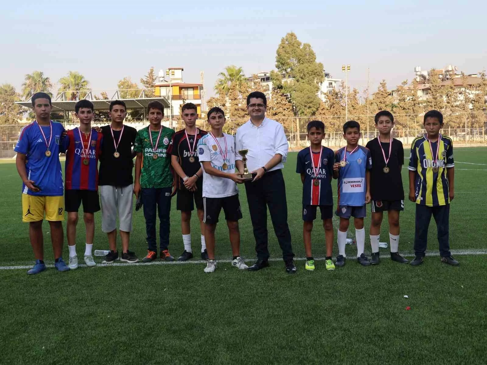 Arsuz’da yaz kuran kursu öğrencileri futbol turnuvasında buluştu
