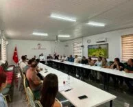 HATAY'DA SALÇA ÜRETİCİLERİYLE SEKTÖREL DEĞERLENDİRME TOPLANTISI GERÇEKLEŞTİRİLDİ
