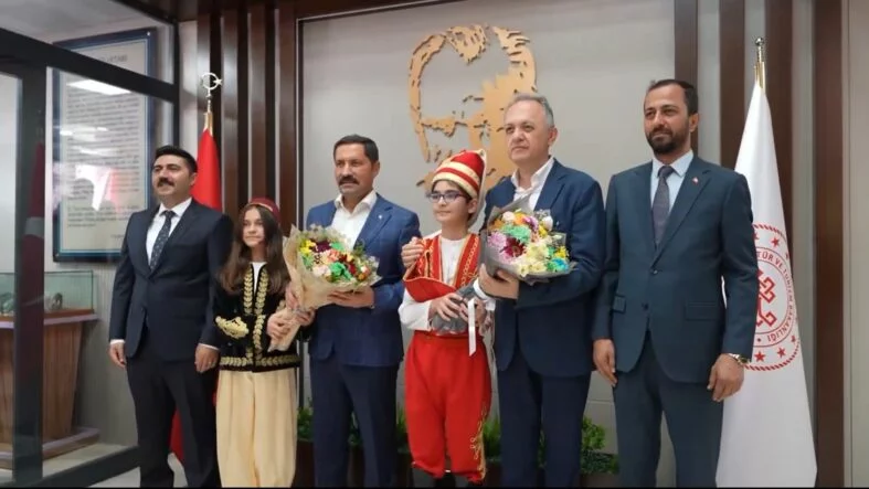 YAYLADAĞI İLÇE HALK KÜTÜPHANESİ HİZMETE AÇILDI