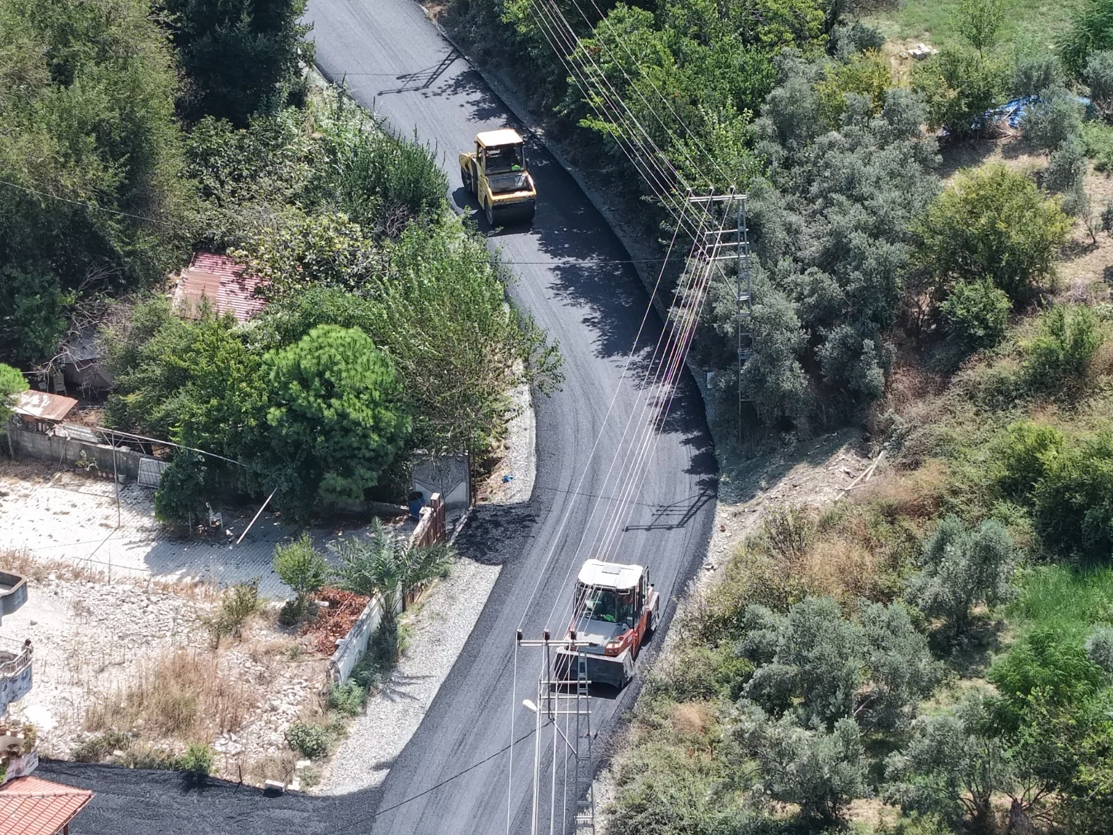 HBB’DEN KARAÇAY’DA 3000 METRELİK BETON ASFALT ÇALIŞMASI