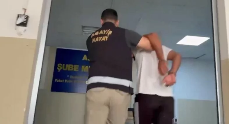 ANTAKYA’DA 9 YIL 1 AY 15 GÜN HAPİS CEZASIYLA ARANAN FİRARİ YAKALANDI