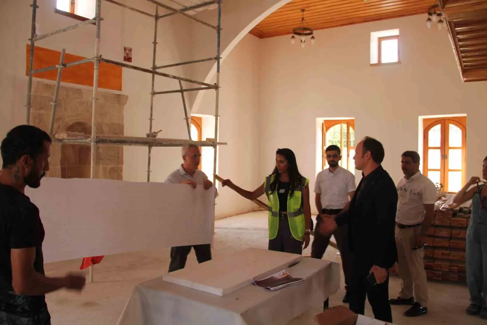 Erzin’de Mustafalı Camisi’nin restorasyon çalışmaları sürüyor