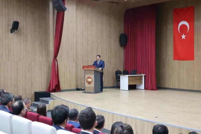 HATAY VALİLİĞİ'NİN SOSYAL PROJELERİ DEĞERLENDİRİLDİ