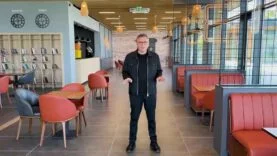 İSKENDERUN'DA GENÇLERİN YENİ BULUŞMA NOKTASI GENÇ KAFE'DE ÇAYLAR ÜCRETSİZ