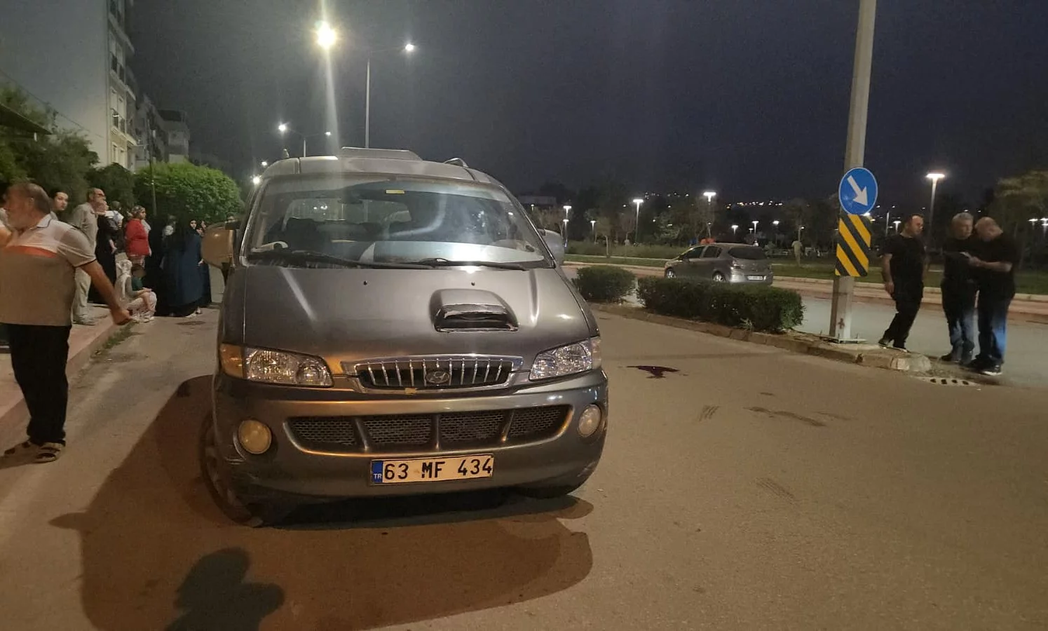 İskenderun’da geri manevra yapan aracın çarptığı kadın ağır yaralandı