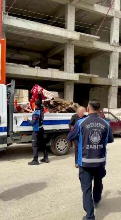 Tabelayı kurtarmak için “Belediye başkanı akrabam” dedi, zabıta geri adım atmadı