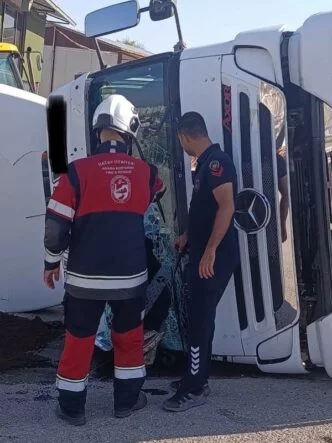 KIRIKHAN'DA TRAFİK KAZASI: 1 YARALI