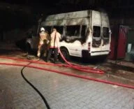 HATAY'DA MİNİBÜS ALEVLERE TESLİM OLDU