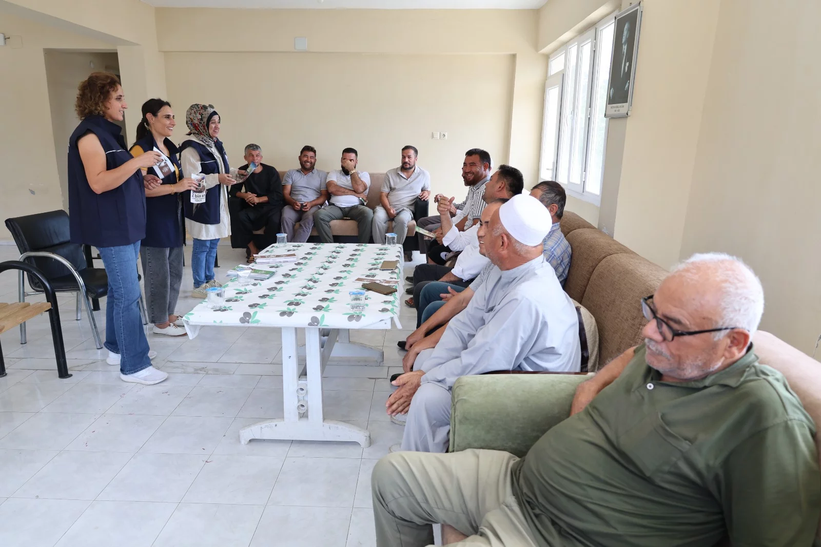 HBB, TARIMSAL HİZMETLERİ ÇİFTÇİNİN AYAĞINA GÖTÜRÜYOR