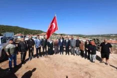 VALİ MASATLI, KIŞLAK MAHALLESİ'NDE AL BAYRAKLA KARŞILANDI